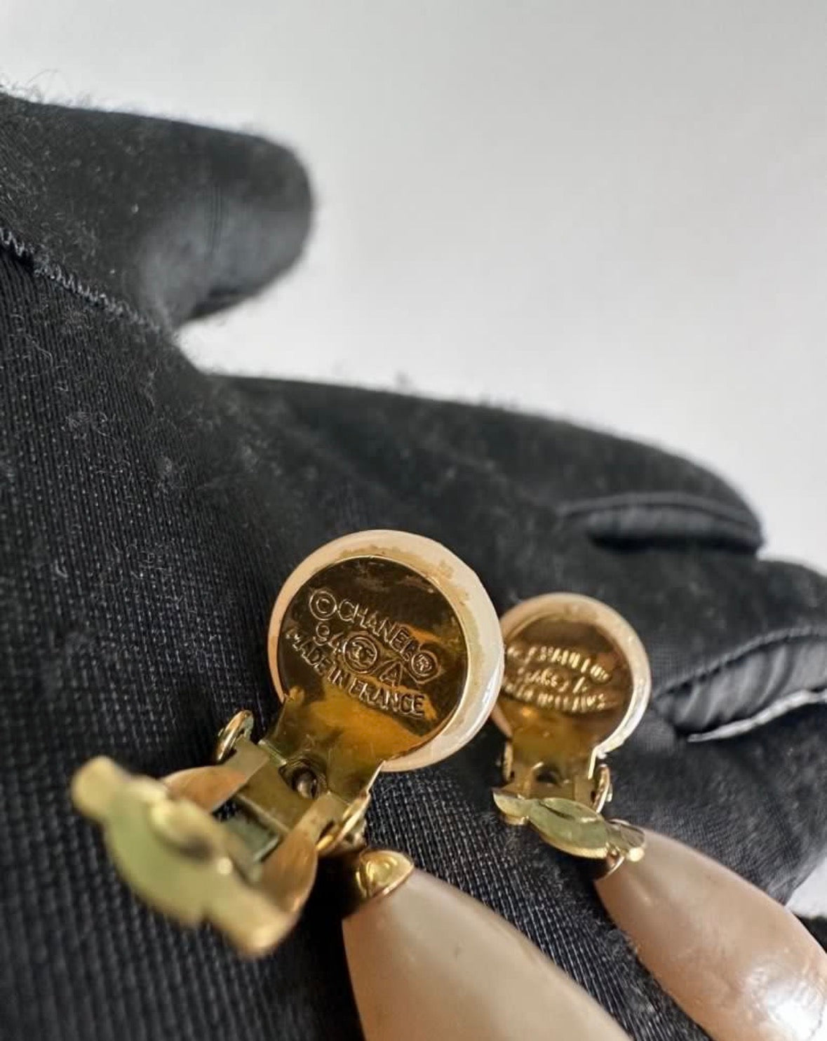 Rare Chanel 1994 Vintage Pearl Dangling Earrings