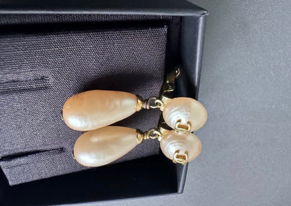 Rare Chanel 1994 Vintage Pearl Dangling Earrings
