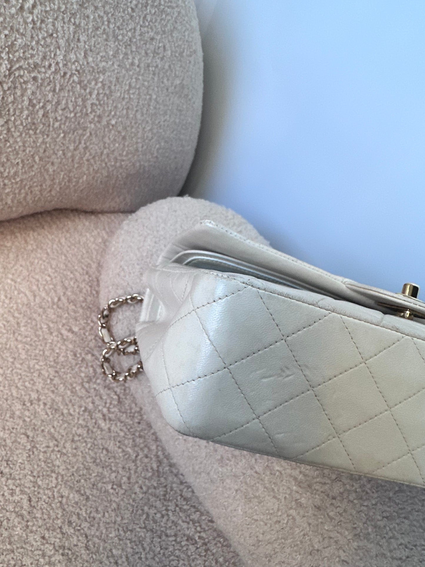 Chanel Classic Medium Double Flap Vintage - White Leather / 24K Gold Plated Hardware