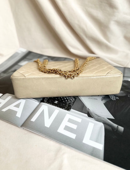 Chanel Vintage Kisslock Quilted Shoulder Bag - 24K Gold Plated Hardware