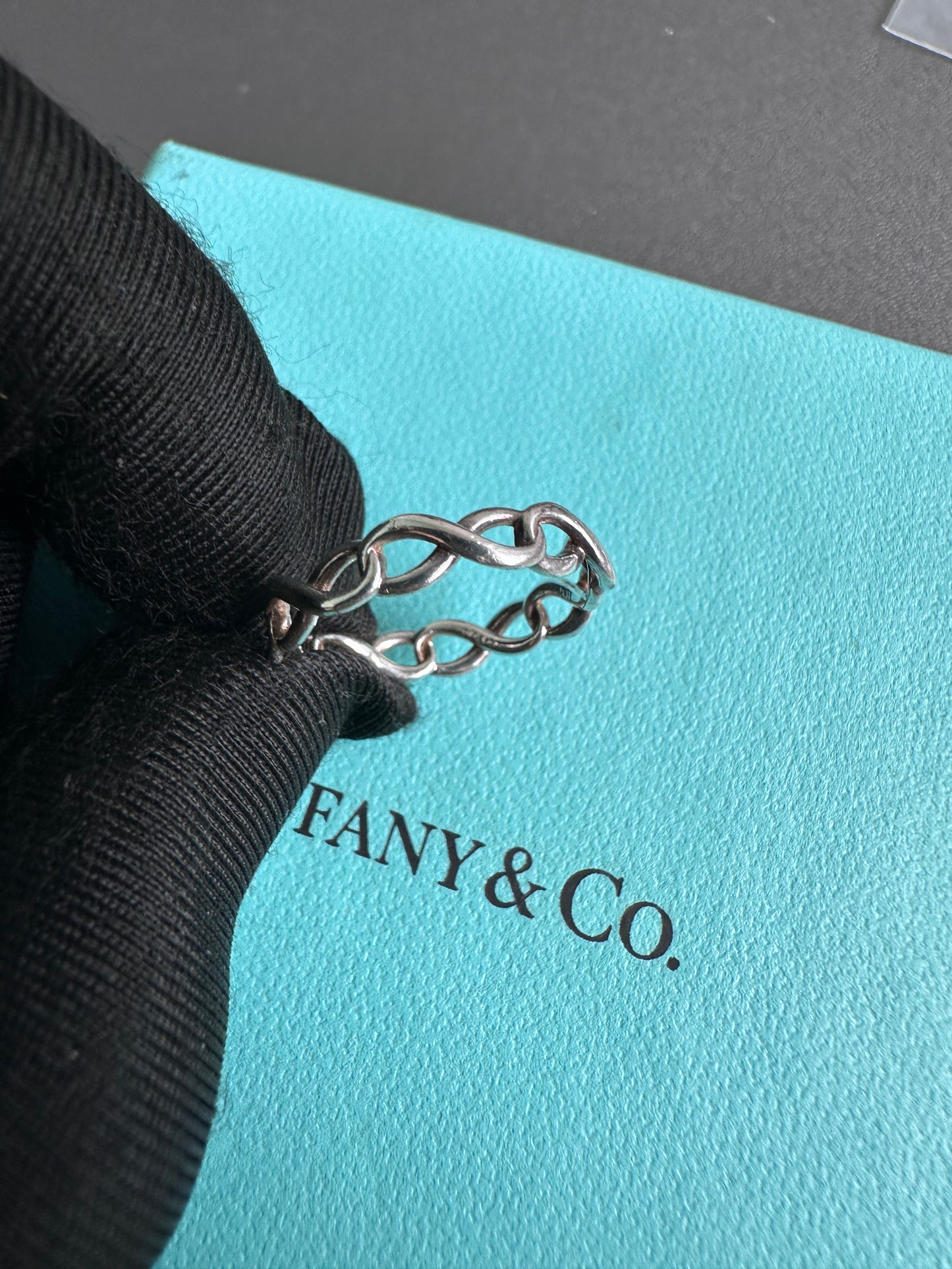 Tiffany & Co Fine Jewellery 925 Silver Infinity Narrow Band Ring