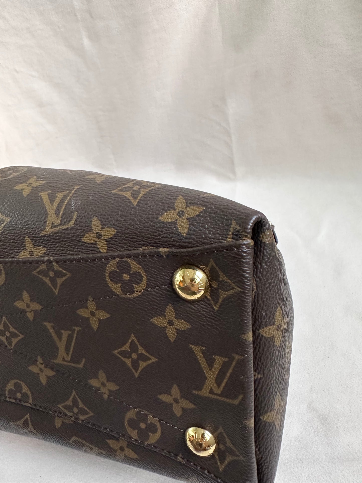 Louis Vuitton V Tote bag MM - Monogram / Tan Leather