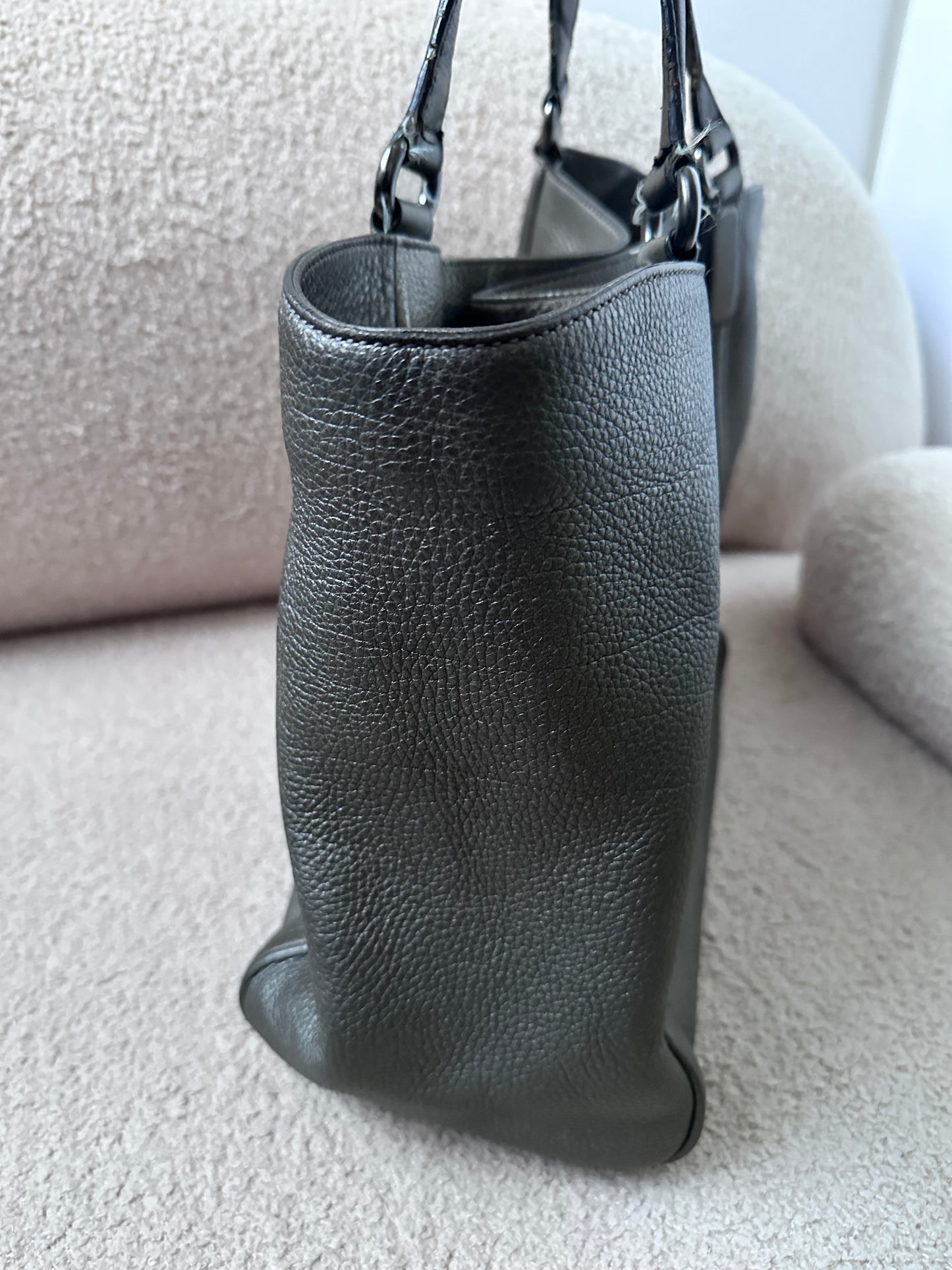 Gucci Large Soho Hobo Shoulder Bag Metallic Grey