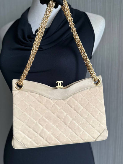Chanel Vintage Kisslock Quilted Shoulder Bag - 24K Gold Plated Hardware