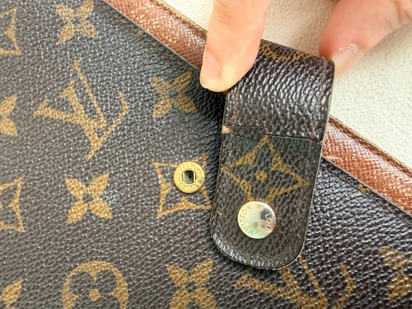 Louis Vuitton Agenda MM Notebook Monogram Cover