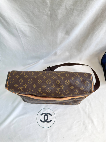 Louis Vuitton Abbesses Monogram Messenger Bag